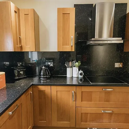 Barwick - Spacious 2 Bed With 2 Floors Located In Scarborough, Great For Family Trips! *