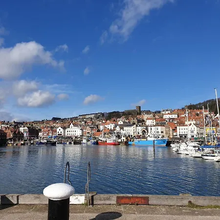 Barwick - Spacious 2 Bed With 2 Floors Located In Scarborough, Great For Family Trips! * Scarborough